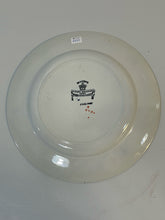 Load image into Gallery viewer, Imari Old Japan Vase Pattern Decorative Plate from Mason's Pottery (England)