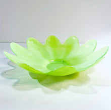 Load image into Gallery viewer, Opalino Yalos Casa Green Flower Petal Bowl from Murano Glass