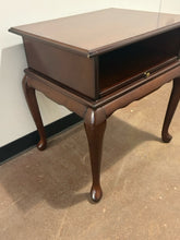 Load image into Gallery viewer, Queen Anne Style Mahogany End Table with Pull Out Tray
