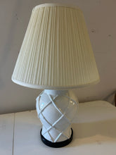 Load image into Gallery viewer, White Lattice Ginger Jar Lamp
