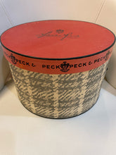 Load image into Gallery viewer, Vintage Hat Box from Peck &amp; Peck
