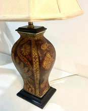 Load image into Gallery viewer, Paisley Pattern Ceramic Table Lamp
