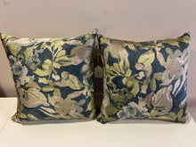 Load image into Gallery viewer, Pair of Floral Pattern Custom Pillows
