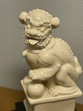 Load image into Gallery viewer, Pair of Foo Dogs On Black Stands
