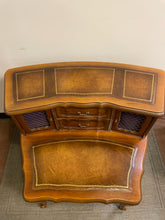 Load image into Gallery viewer, Vintage Walnut French Provincial Occasional Table
