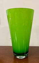 Load image into Gallery viewer, Green Verso Vase from Villeroy &amp; Boch
