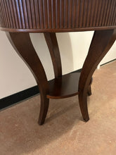 Load image into Gallery viewer, Altavista Oval End Table From Lane Furniture
