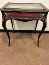 Load image into Gallery viewer, Vintage French Style Display Occasonional Table
