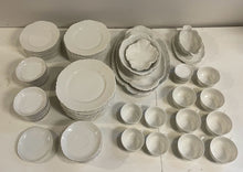 Load image into Gallery viewer, Incomplete Set of Ranson Pattern Haviland China
