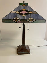 Load image into Gallery viewer, Tiffany Style Table Lamp with Bronze Base
