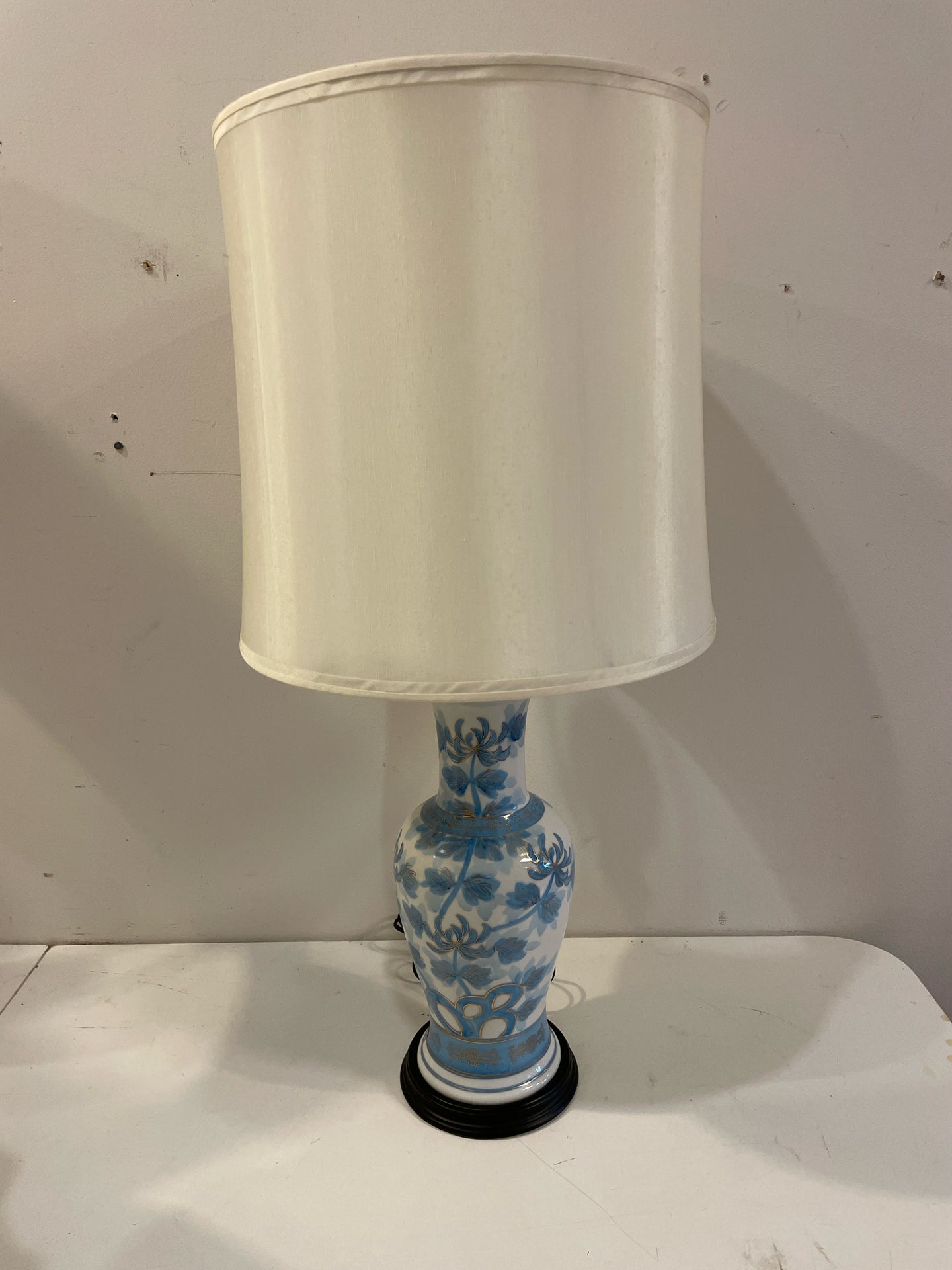 Blue & White Porcelain Lamp