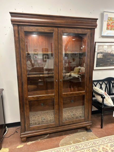 Lighted Glass Front Cabinet with  Interior Shelves & Drawers from Liberty Furniture