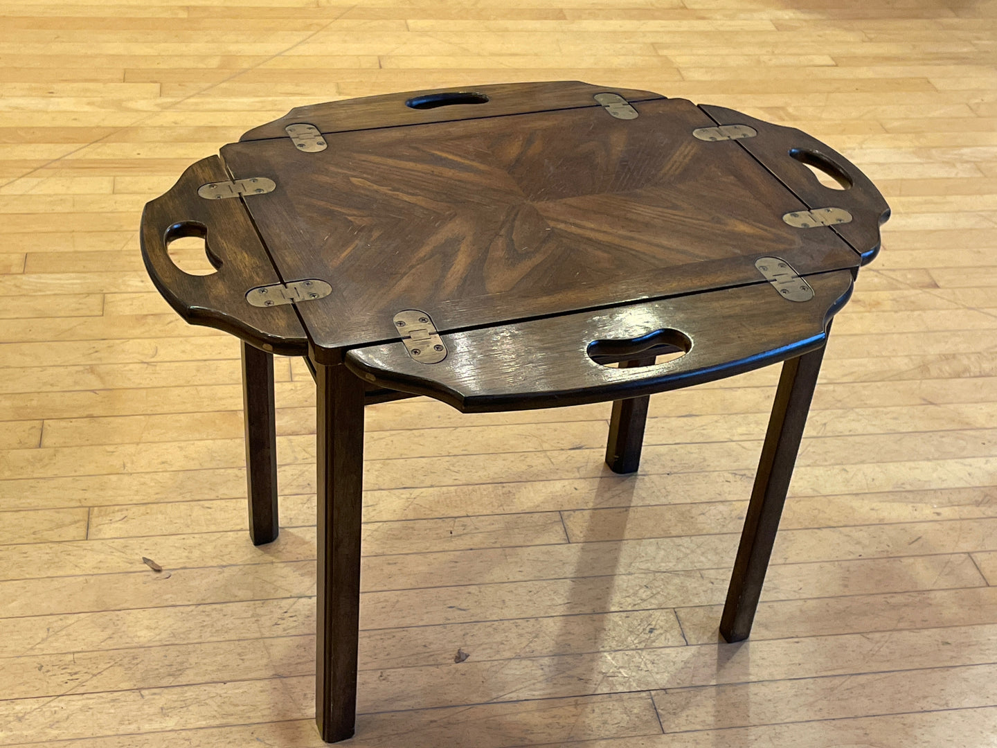 Butler's Tray Table - FINAL REDUCTION