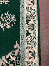 Load image into Gallery viewer, Hunter Green &amp; Cream Wool Area Rug
