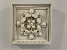 Load image into Gallery viewer, Wall Decor Resin Relief "Clover"
