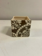 Load image into Gallery viewer, Floral Ceramic Planter

