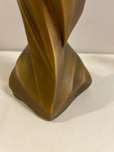 Load image into Gallery viewer, Art Deco Style &quot;Lovers Kissing&quot;
