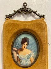 Load image into Gallery viewer, Vintage Velvet Double Oval Frame
