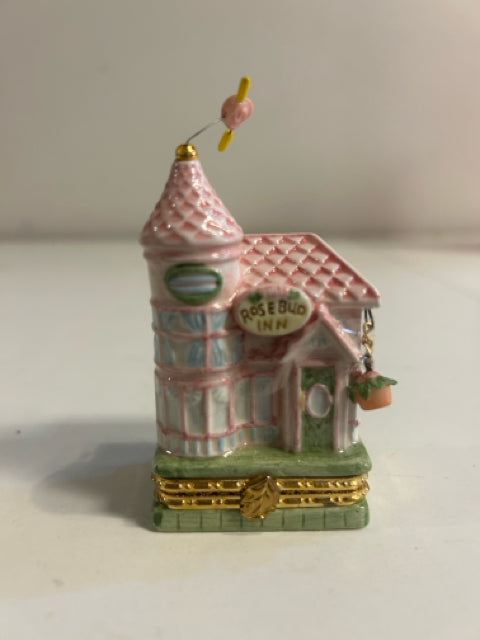 Rose Bud Inn Trinket Box from Mud Pie