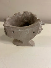 Load image into Gallery viewer, Cement Bust Planter (can be hung on the wall)
