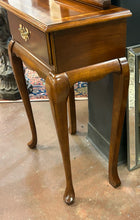 Load image into Gallery viewer, Petite Entry Table &amp;  Mirror
