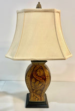 Load image into Gallery viewer, Paisley Pattern Ceramic Table Lamp
