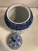 Load image into Gallery viewer, Ceramic Blue &amp; White Porcelain Lidded Jar
