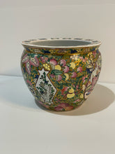 Load image into Gallery viewer, Vintage Chinese Rose Medallion Famille Planter
