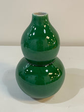 Load image into Gallery viewer, Gloss Green Double Gourd Ceramic Vase
