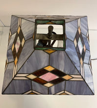 Load image into Gallery viewer, Tiffany Style Table Lamp with Bronze Base
