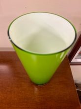 Load image into Gallery viewer, Green Verso Vase from Villeroy &amp; Boch
