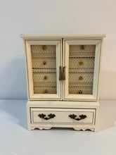 Load image into Gallery viewer, Vintage Musical Jewelry Box
