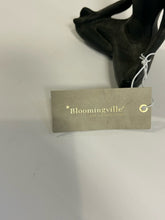 Load image into Gallery viewer, Cast Iron Meditation Figure
