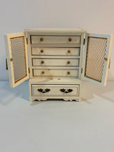 Load image into Gallery viewer, Vintage Musical Jewelry Box
