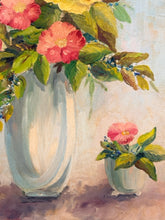 Load image into Gallery viewer, Vintage Original Oil of  Floral Bouquets in Gold Frame
