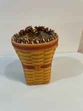 Load image into Gallery viewer, \Snapdragon Basket from Longaberger
