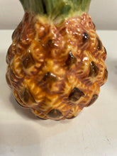 Load image into Gallery viewer, Pineapple Salt &amp; Pepper Shakers
