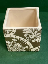 Load image into Gallery viewer, Floral Ceramic Planter
