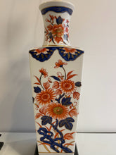 Load image into Gallery viewer, Pair of Vintage  Japanese Imari Porcelain Table Lamps

