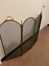 Load image into Gallery viewer, Vintage Brass  Fireplace Screen
