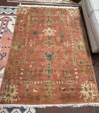 Load image into Gallery viewer, 100% Wool Aztec Patterned Area Rug
