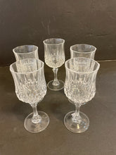 Load image into Gallery viewer, Five Avignon Wine Glasses from Cristal d&#39;Arques
