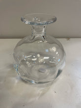 Load image into Gallery viewer, Round Crystal Vase
