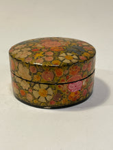 Load image into Gallery viewer, Small Floral Lacquered Box
