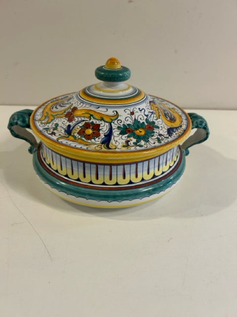 Raffaellesco Pattern Soup Tureen from Deruta Ceramics made in Italy