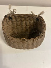 Load image into Gallery viewer, Small Fishing Creel
