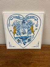 Load image into Gallery viewer, Delft Blue Holland &quot;Heraldic Coat of Arms&quot; Tile
