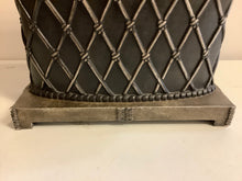 Load image into Gallery viewer, Metal Lattice Pattern Planter
