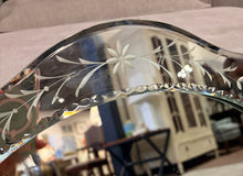 Load image into Gallery viewer, Venetian Style Wall Mirror

