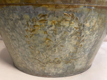 Load image into Gallery viewer, Vintage Oval Tin Tub with  Fleur de Lis
